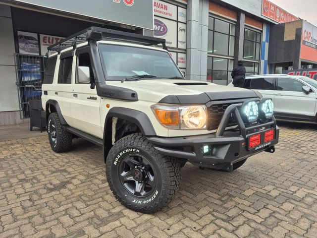 2023 Toyota Land Cruiser 76 4.5L V8 LX