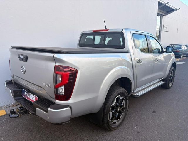 2022 Nissan Navara 2.5 DDTi LE Plus 4X4 Auto Double-Cab, photo 3
