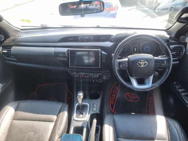 2017 Toyota Hilux 2.8 GD-6 Raider 4x4 Double-Cab Auto, photo 4
