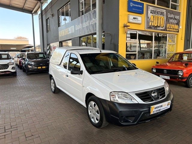 2022 Nissan NP200 1.6 A/C Safety Pack