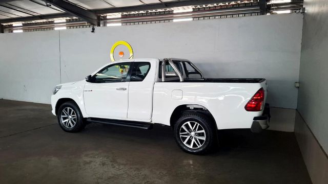 2018 Toyota Hilux 2.8 GD-6 Raised Body Raider 4x4 Extra Cab Auto, photo 3