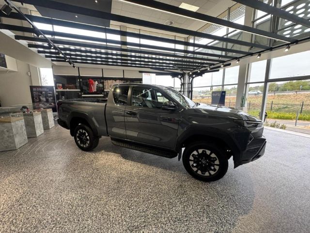 2026 Toyota Hilux 2.8 GD-6 RB Raider X Auto Extended Cab, photo 3