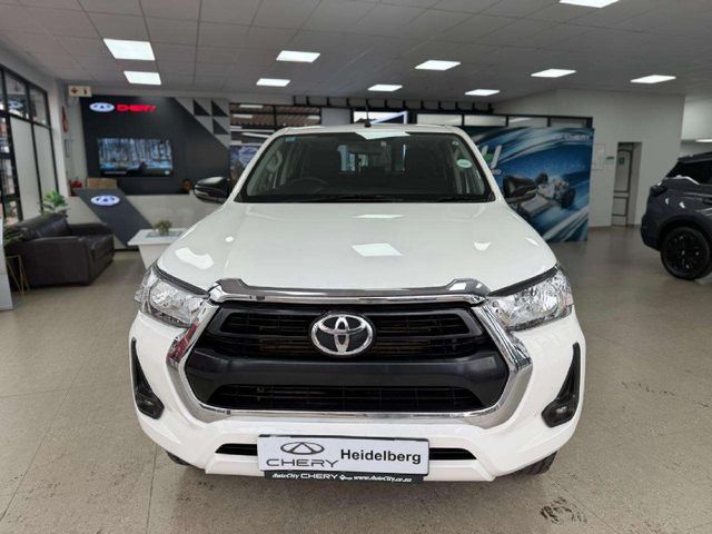 2023 Toyota Hilux 2.4 GD-6 Raider 4x4 Auto Double-Cab, photo 2