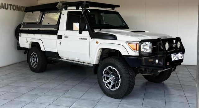 2017 Toyota Land Cruiser 79 4.5 D Single-Cab