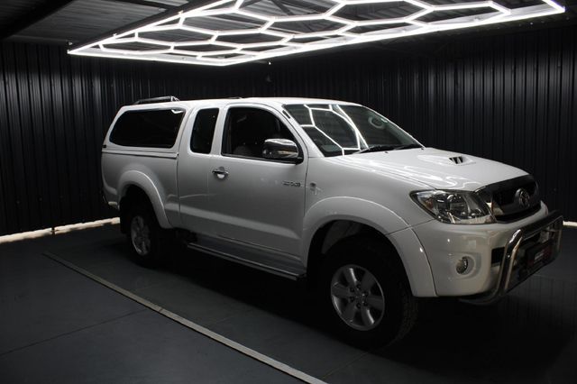 2011 Toyota Hilux 3.0 D-4D Raider Xtra-Cab, photo 3
