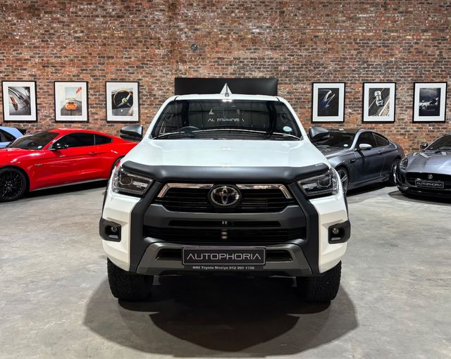 2023 Toyota Hilux 2.8 GD-6 Raised Body Legend Auto Double-Cab, photo 2