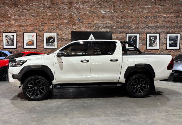 2023 Toyota Hilux 2.8 GD-6 Raised Body Legend Auto Double-Cab, photo 3
