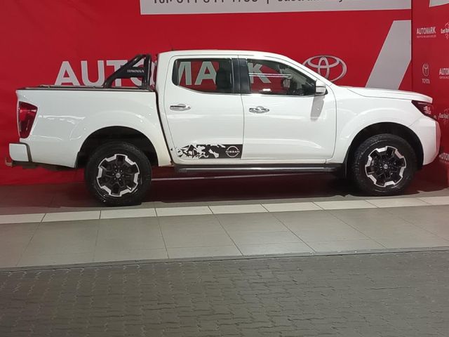 2022 Nissan Navara 2.5 DDTi LE Plus 4X4 Auto Double-Cab, photo 3