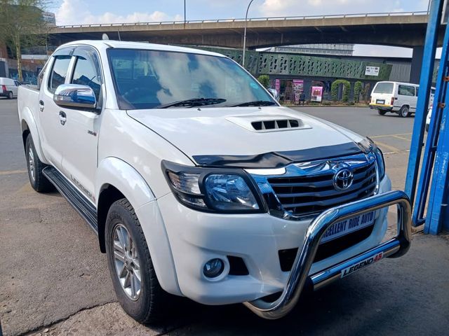 2015 Toyota Hilux 3.0 D-4D Legend 45 Raised Body Auto Double-Cab