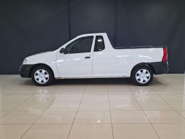 2021 Nissan NP200 1.6 A/C Safety Pack, photo 3