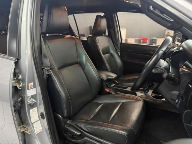 2019 Toyota Hilux 2.8 GD-6 Raised Body Auto Raider Double-Cab, photo 4