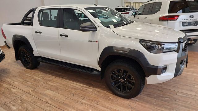 2021 Toyota Hilux 2.8 GD-6 Raised Body Legend Auto Double-Cab, photo 2