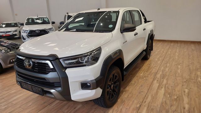 2021 Toyota Hilux 2.8 GD-6 Raised Body Legend Auto Double-Cab, photo 3