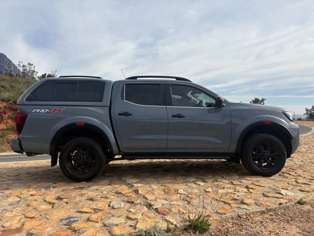 2021 Nissan Navara 2.5 DDTi PRO-4X 4X4 Auto Double-Cab, photo 2