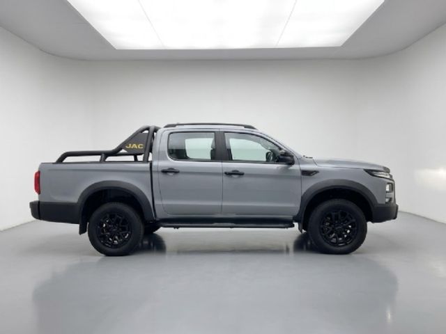 2026 JAC T9 2.0 CTI Black Edition 4x4 Auto Double-Cab, photo 2