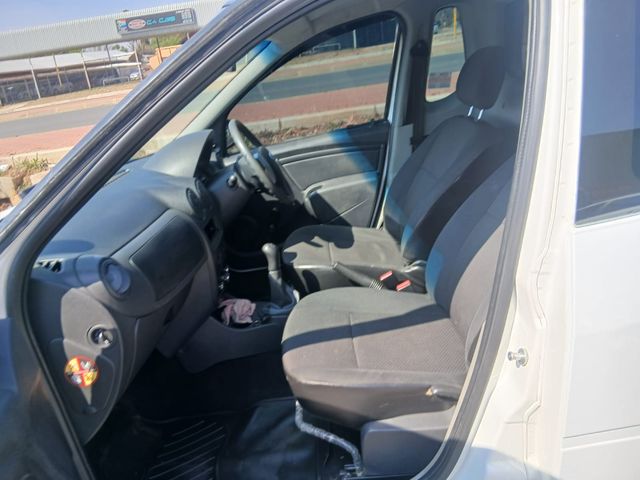 2023 Nissan NP200 1.6 A/C Safety Pack, photo 5