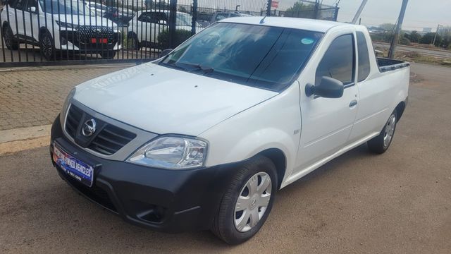 2020 Nissan NP200 1.6 A/C Safety Pack
