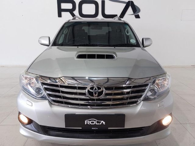 2014 Toyota Fortuner 3.0 D-4D Raised Body Auto, photo 2
