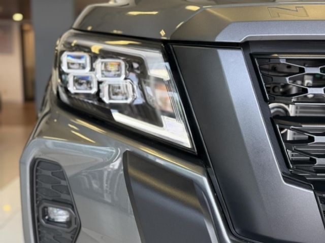 2026 Nissan Navara 2.5DDTi Stealth Auto, photo 2