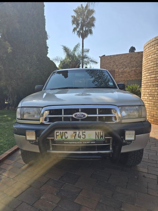 2000 Ford Ranger 2500TD Hi-Trail XLT Double-Cab, photo 2