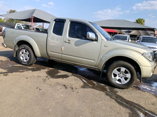 2010 Nissan Navara 2.5 dCi KingCab Diesel M/T 4X2, photo 4