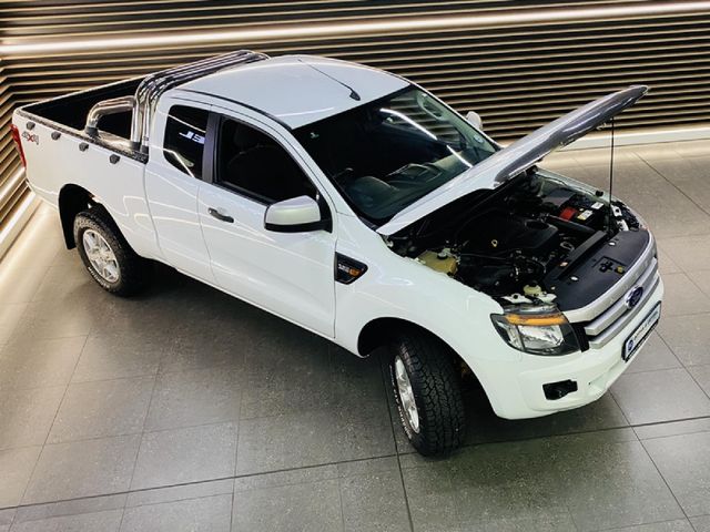 2015 Ford Ranger 3.2 TDCi XLS 4x4 Auto SuperCab, photo 4