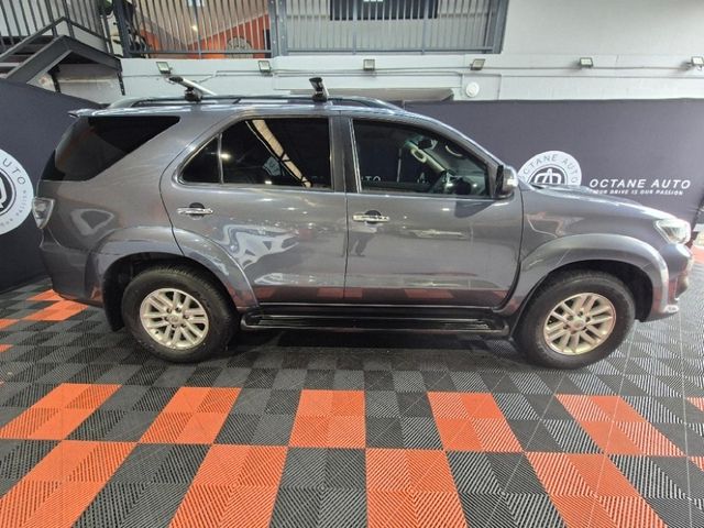2012 Toyota Fortuner 3.0 D-4D 4x4 Auto, photo 2