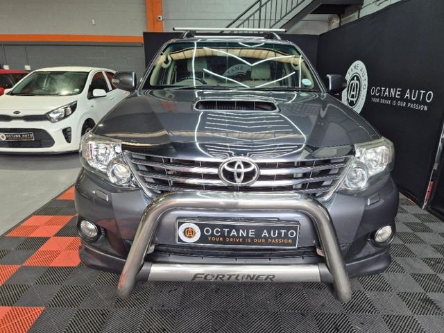 2012 Toyota Fortuner 3.0 D-4D 4x4 Auto, photo 3