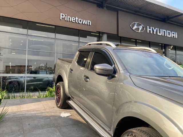 2025 Nissan Navara 2.5 DDTi LE Plus Auto Double-Cab, photo 2
