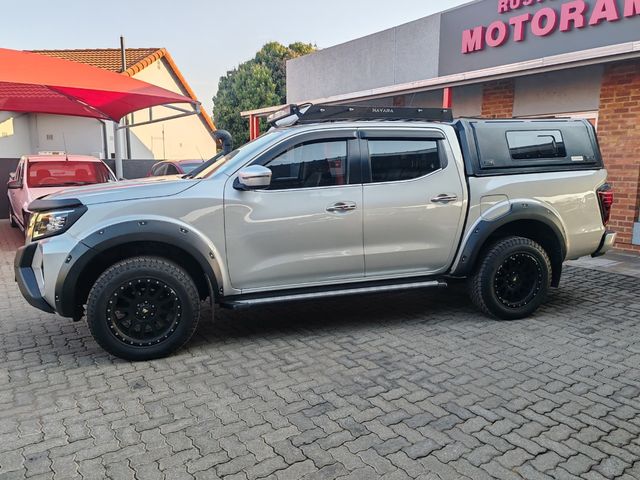 2021 Nissan Navara 2.5 DDTi LE Plus 4X4 Auto Double-Cab, photo 2