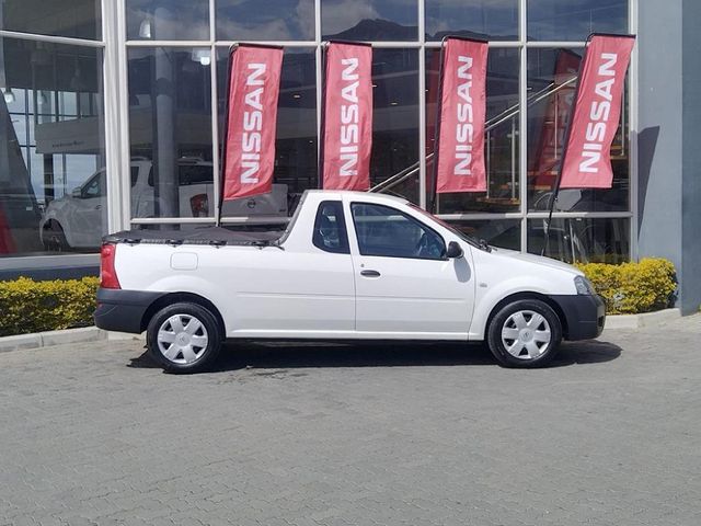 2020 Nissan NP200 1.6 A/C Safety Pack, photo 4