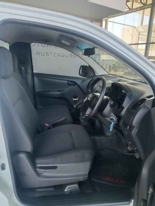 2026 Isuzu D-Max 250C Single-Cab, photo 3