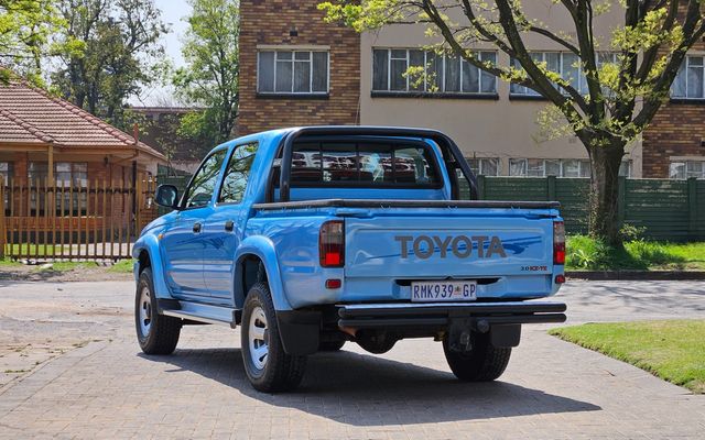 2001 Toyota Hilux 3000 KZ-TE Raider Raised Body Double-Cab, photo 2