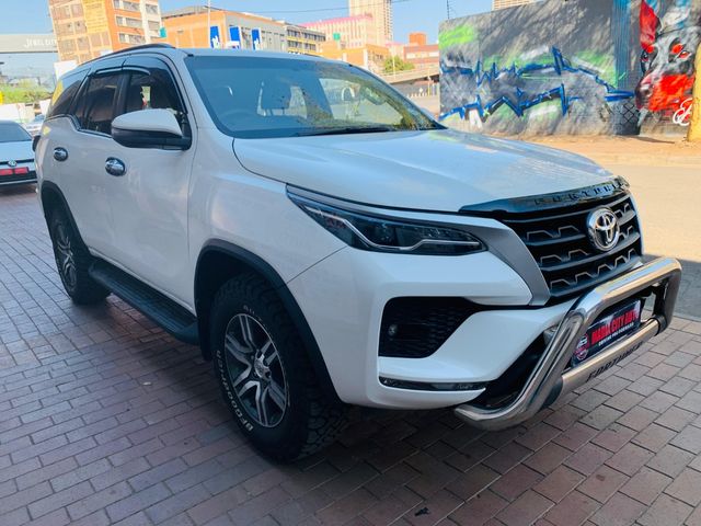 2022 Toyota Fortuner 2.4 GD-6 Raised Body Auto, photo 2