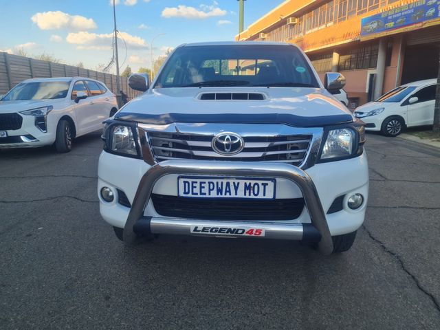 2015 Toyota Hilux 3.0 D-4D Legend 45 Raised Body Auto Double-Cab