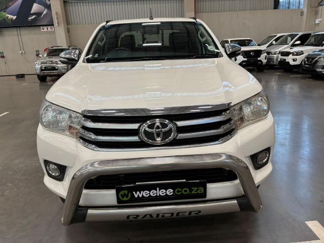 2016 Toyota Hilux 2.8 GD-6 Raider 4x4 Double-Cab Auto, photo 2