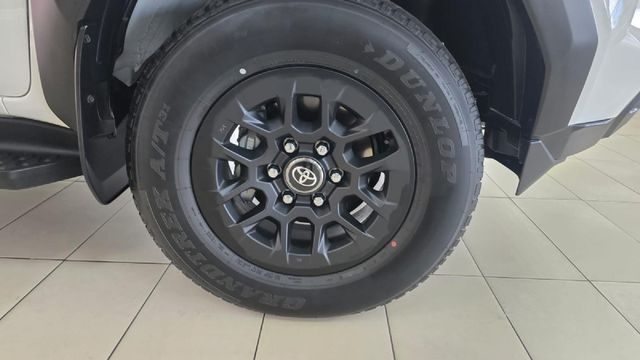 2026 Toyota Hilux 2.8 GD-6 Raider 4x4 Auto Double-Cab, photo 3