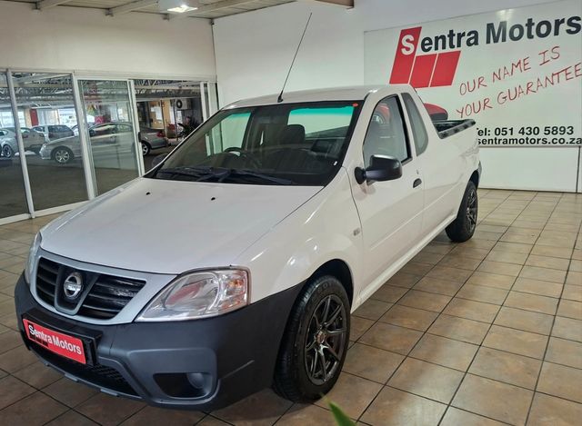 2022 Nissan NP200 1.6 A/C Safety Pack, photo 2