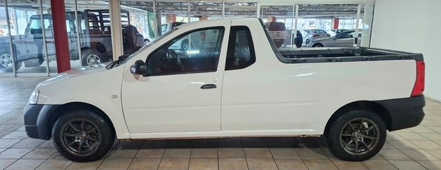 2022 Nissan NP200 1.6 A/C Safety Pack, photo 4