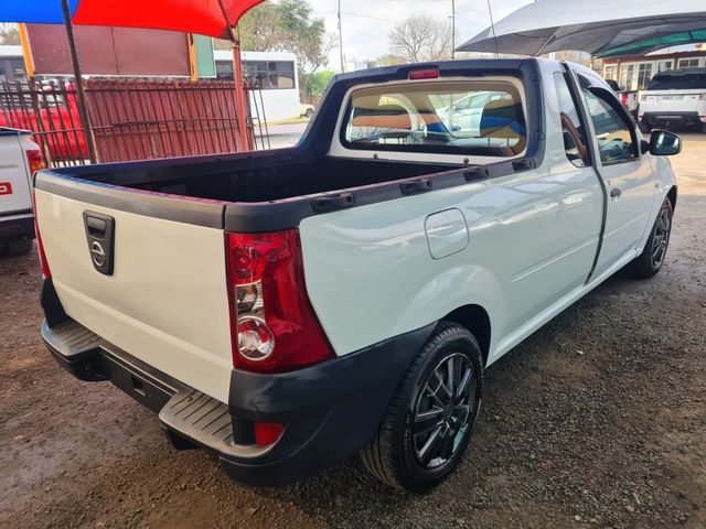 2014 Nissan NP200, photo 5