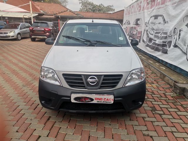 2014 Nissan NP200 1.6 (Petrol, Manual), photo 2