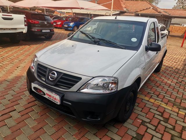 2014 Nissan NP200 1.6 (Petrol, Manual), photo 3