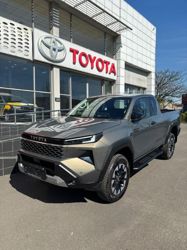 2026 Toyota Hilux 2.8 GD-6 RB Raider X 4x4 Auto Extended Cab