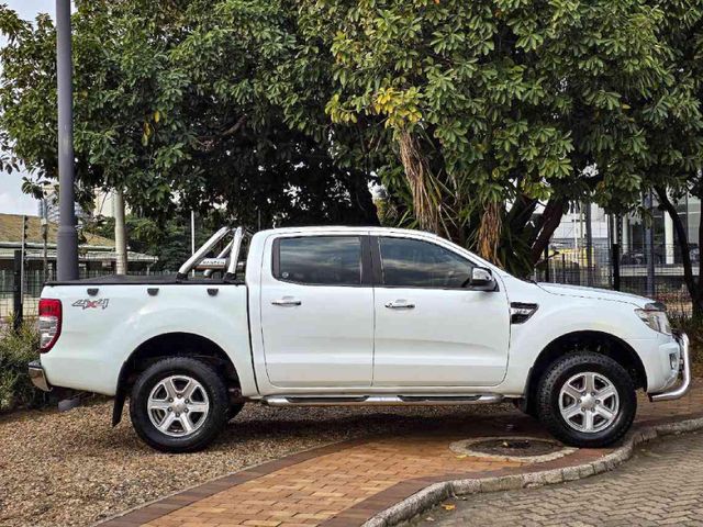 2014 Ford Ranger 3.2 TDCi XLT 4x4 Auto Double-Cab, photo 3