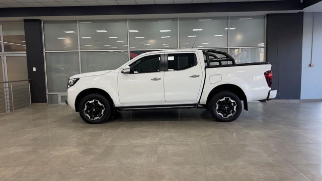 2024 Nissan Navara 2.5 DDTi LE Plus 4X4 Auto Double-Cab, photo 4