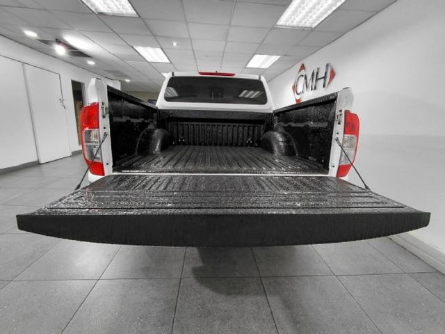 2026 Nissan Navara 2.5 DDTi SE Plus Double-Cab, photo 5