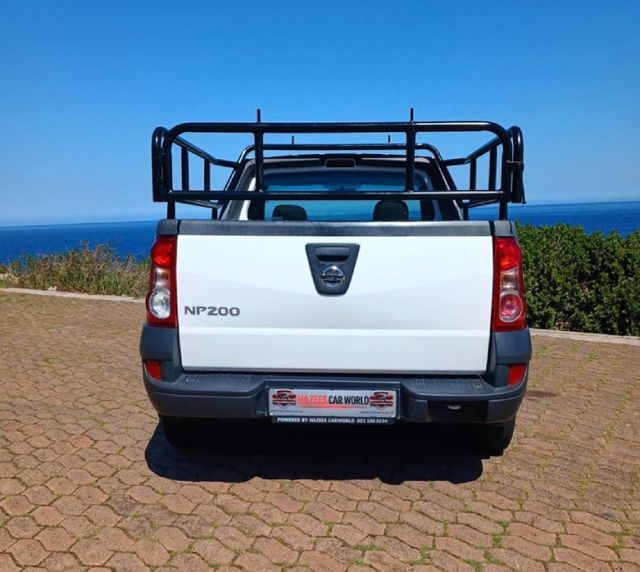 2023 Nissan NP200 1.6 A/C Safety Pack, photo 5