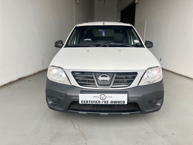 2022 Nissan NP200 1.6 A/C Safety Pack, photo 2
