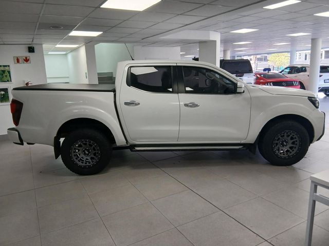 2022 Nissan Navara 2.5 DDTi LE Plus Auto Double-Cab, photo 3