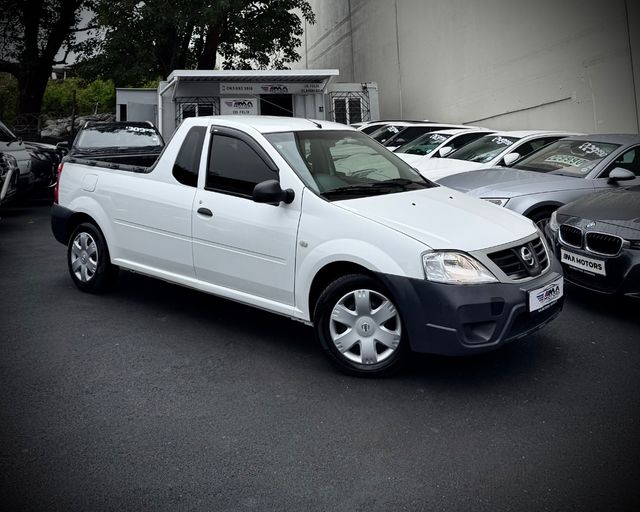 2022 Nissan NP200 1.6 A/C Safety Pack